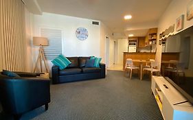 Mooloolaba Beachfront: Superior Resort Apartment
